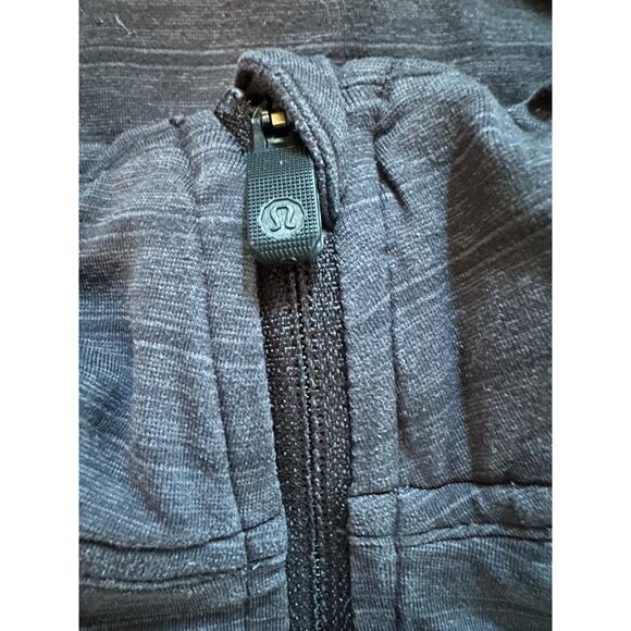 Men M Lululemon Quarter Zip Gray Striped Shirt Top Jacket Run Active Travel - Picture 6 of 6